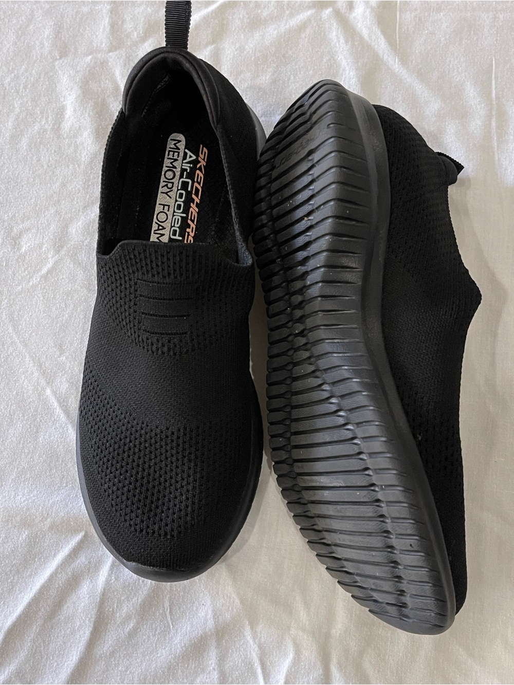 Skechers Air-Cooled Memory Foam Black Slip-On Women’s Knit Casual Loafers 9.5